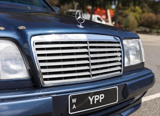 1987 MERCEDES-BENZ (W124) 260 E