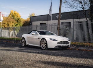 2013 ASTON MARTIN V8 VANTAGE ROADSTER - 14,580 MILES