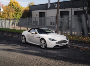 2013 ASTON MARTIN V8 VANTAGE ROADSTER - 14,580 MILES