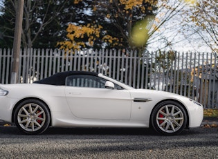 2013 ASTON MARTIN V8 VANTAGE ROADSTER - 14,580 MILES