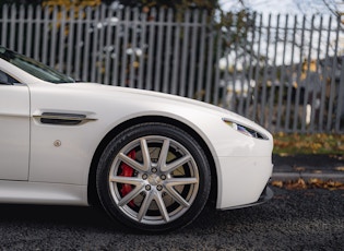 2013 ASTON MARTIN V8 VANTAGE ROADSTER - 14,580 MILES