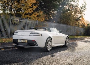 2013 ASTON MARTIN V8 VANTAGE ROADSTER - 14,580 MILES