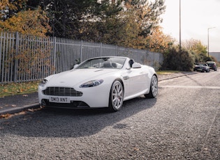 2013 ASTON MARTIN V8 VANTAGE ROADSTER - 14,580 MILES