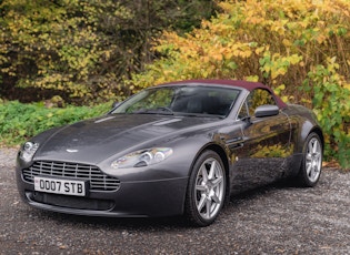 2009 ASTON MARTIN V8 VANTAGE ROADSTER - 15,616 MILES