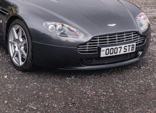 2009 ASTON MARTIN V8 VANTAGE ROADSTER - 15,616 MILES