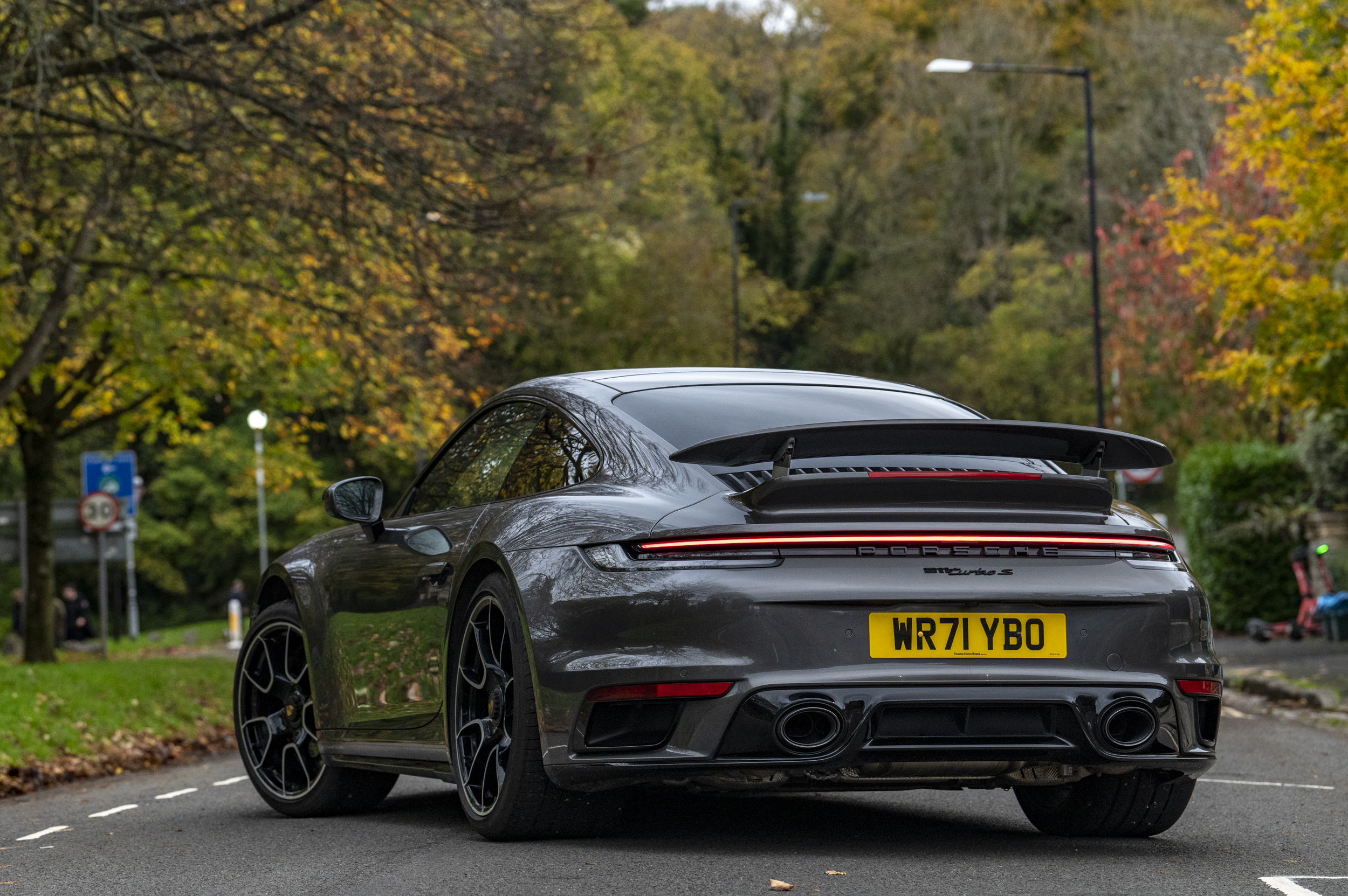 ポルシェ 911 (992)TurboSChristmasEdition2021 Porsche 911 (992) Turbo S Christmas Edition 2024 1:43