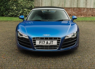 2010 AUDI R8 V10 SPYDER - MANUAL