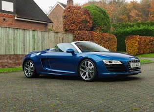 2010 AUDI R8 V10 SPYDER - MANUAL