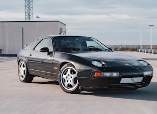 1990 PORSCHE 928 S4 