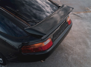 1990 PORSCHE 928 S4 