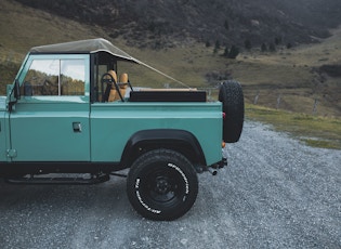 1988 LAND ROVER 90 ‘BIKINI TOP’ – RESTOMOD 