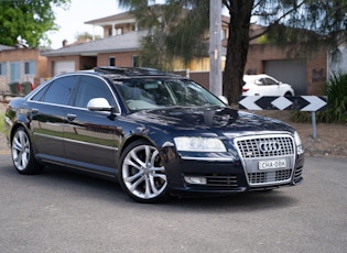 2007 AUDI S8