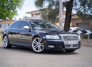 2007 AUDI S8