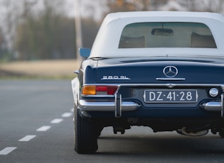 1971 MERCEDES-BENZ 280 SL PAGODA