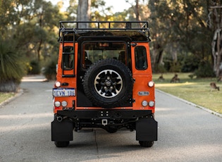 2015 LAND ROVER DEFENDER 110 ADVENTURE - 2,538 KM