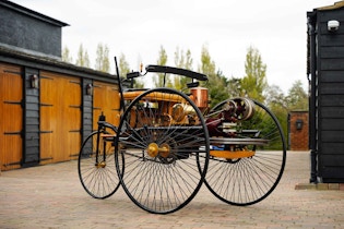 1886 BENZ PATENT-MOTORWAGEN REPLICA 