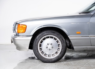 1987 MERCEDES-BENZ (W126) 560 SEC