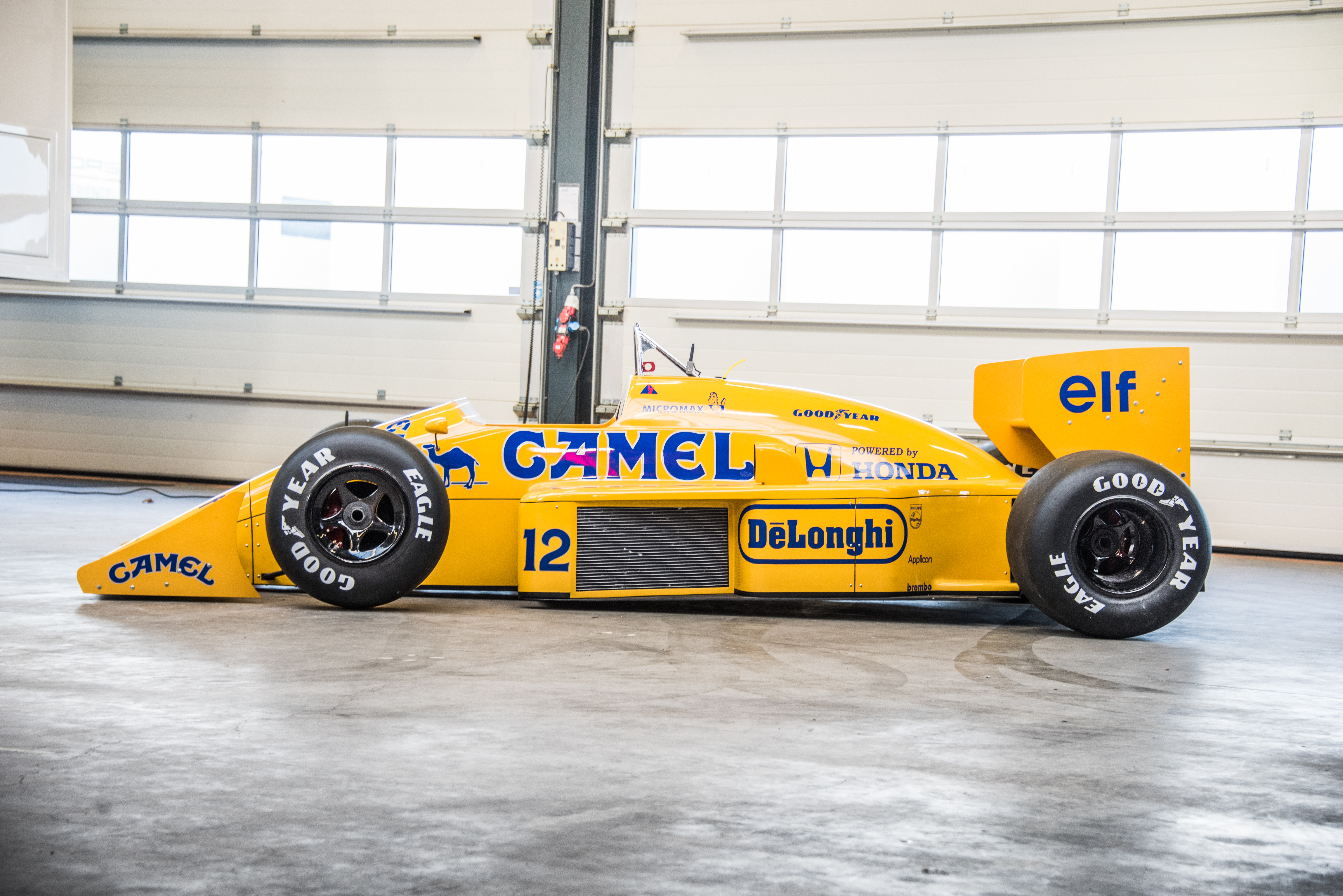 FORMULA 1 99T REPLICA DISPLAY CAR for sale by auction in