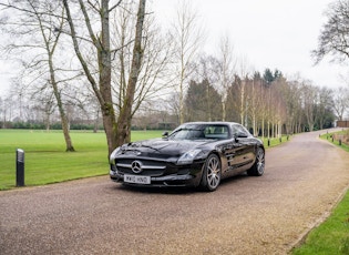 2010 MERCEDES-BENZ SLS AMG - 6,593 MILES