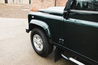 2015 LAND ROVER DEFENDER 90 XS STATION WAGON - 1,631 MILES