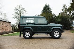 2015 LAND ROVER DEFENDER 90 XS STATION WAGON - 1,631 MILES