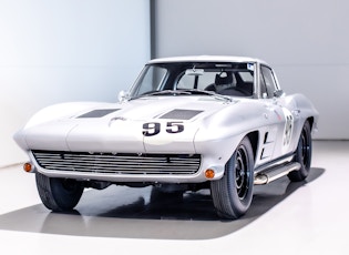 1963 CHEVROLET CORVETTE STINGRAY (C2) COUPE 'SPLIT WINDOW' - RACE CAR