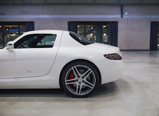 2010 MERCEDES-BENZ SLS AMG