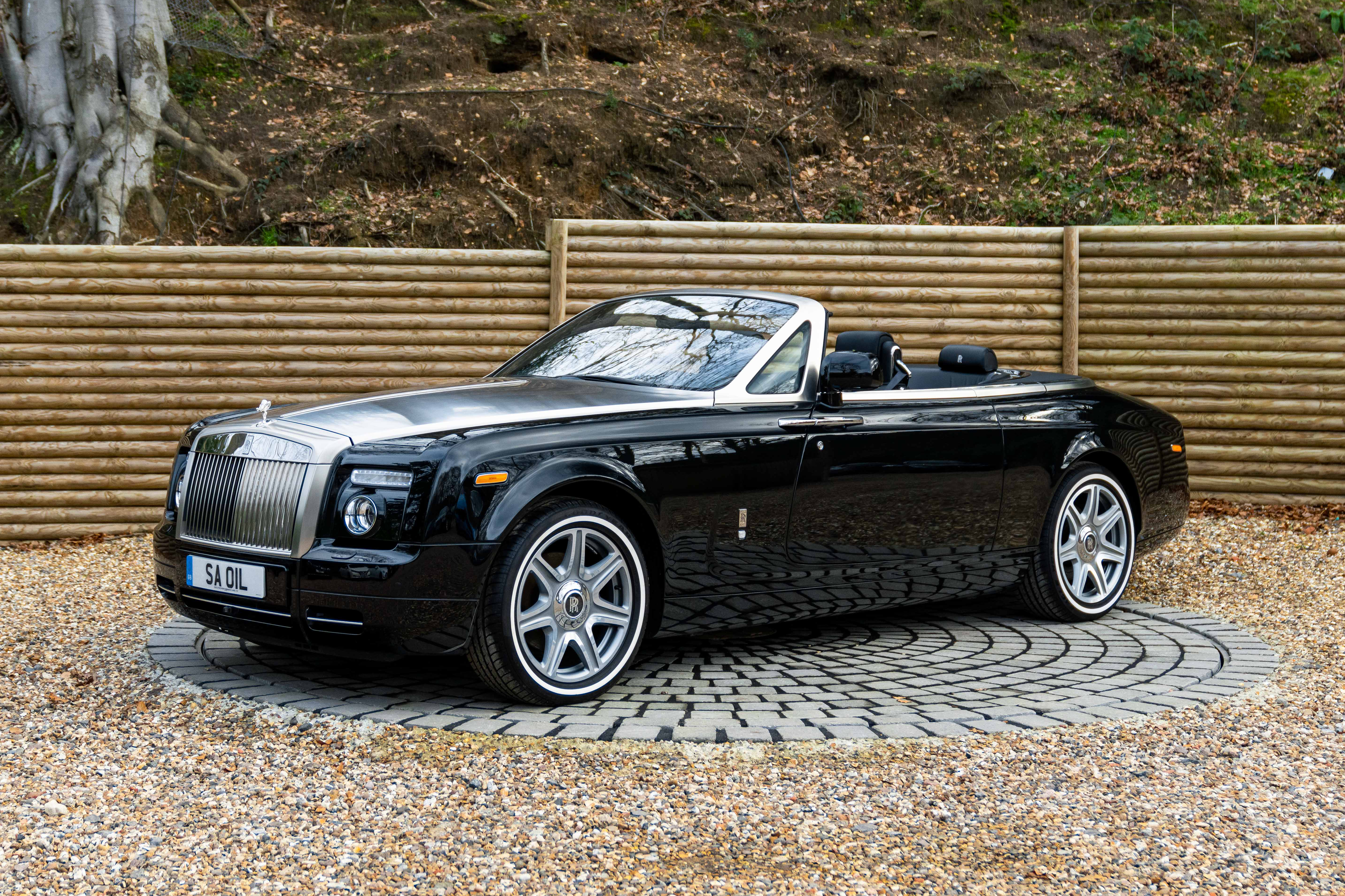 ROLLS-ROYCE PHANTOM Drophead Coupe Sports Line Black Bison Edition 07y〜 FRONT BUMPER SPOILER 塗装済み Rolls-Royce Phantom Drophead Coupé - Rolls-Royce Motor Cars Orange