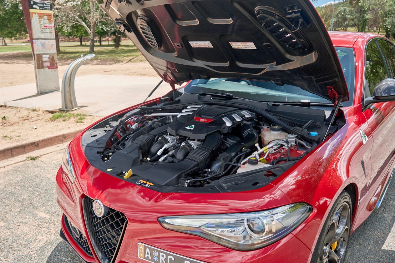 Trunk Ledge Kit | ALFA ROMEO GIULIA QUADRIFOGLIO 2017 Trunk Ledge Kit | ALFA ROMEO GIULIA QUADRIFOGLIO 2017