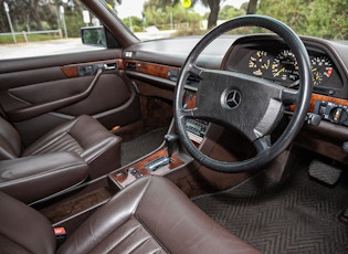 1986 MERCEDES-BENZ (W126) 560 SEL 