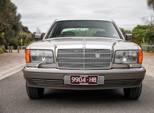 1986 MERCEDES-BENZ (W126) 560 SEL 