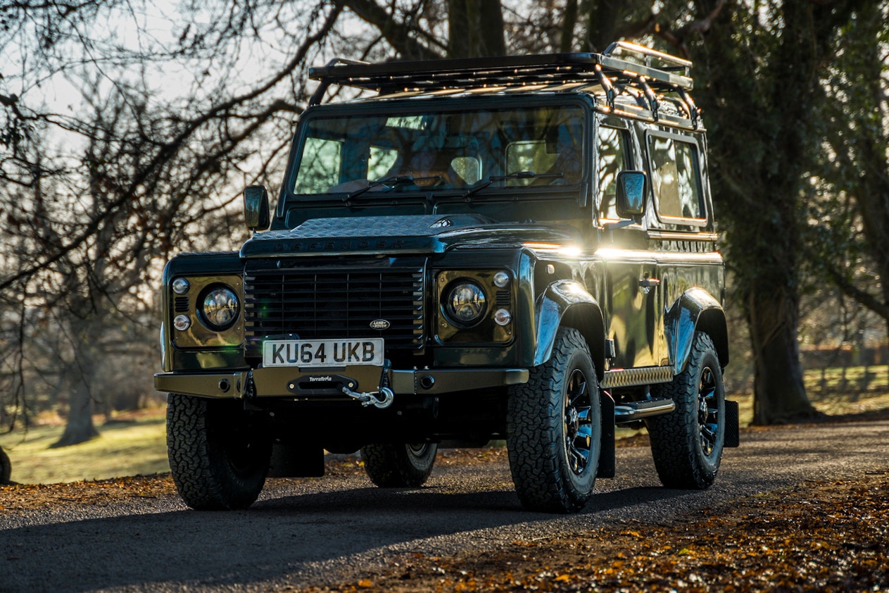 2014 LAND ROVER DEFENDER 90 XS 'TWISTED' - 25,414 MILES