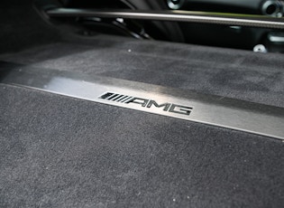2017 MERCEDES-AMG GT R