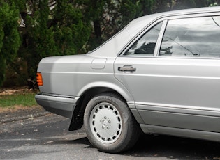 1988 MERCEDES-BENZ (W126) 560 SEL