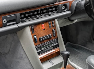 1988 MERCEDES-BENZ (W126) 560 SEL