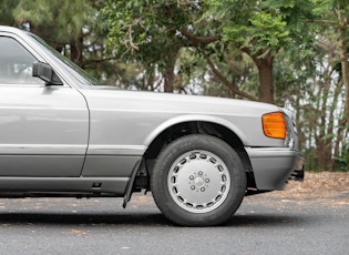 1988 MERCEDES-BENZ (W126) 560 SEL