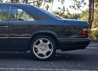 1994 MERCEDES-BENZ (W124) E220 COUPE