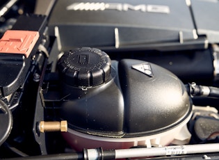 2015 MERCEDES-BENZ G63 AMG 6X6 - RHD - 5,380 KM
