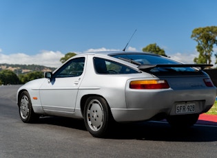 1990 PORSCHE 928 S4