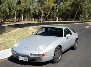 1990 PORSCHE 928 S4