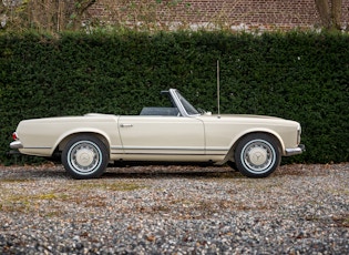 1964 MERCEDES-BENZ 230 SL PAGODA