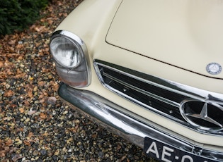 1964 MERCEDES-BENZ 230 SL PAGODA