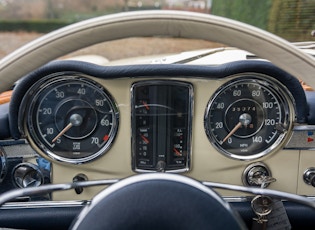 1964 MERCEDES-BENZ 230 SL PAGODA