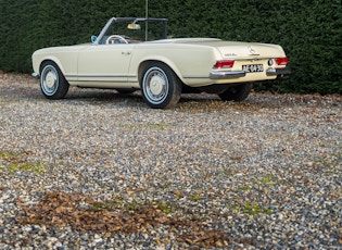 1964 MERCEDES-BENZ 230 SL PAGODA