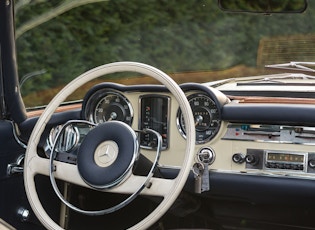 1964 MERCEDES-BENZ 230 SL PAGODA