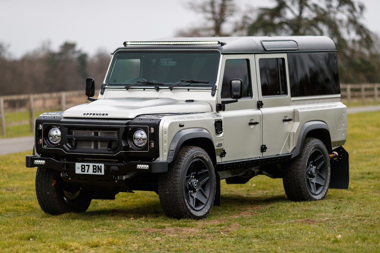 2011 LAND ROVER DEFENDER 110 - 6.2 V8 'OFFENDER' 