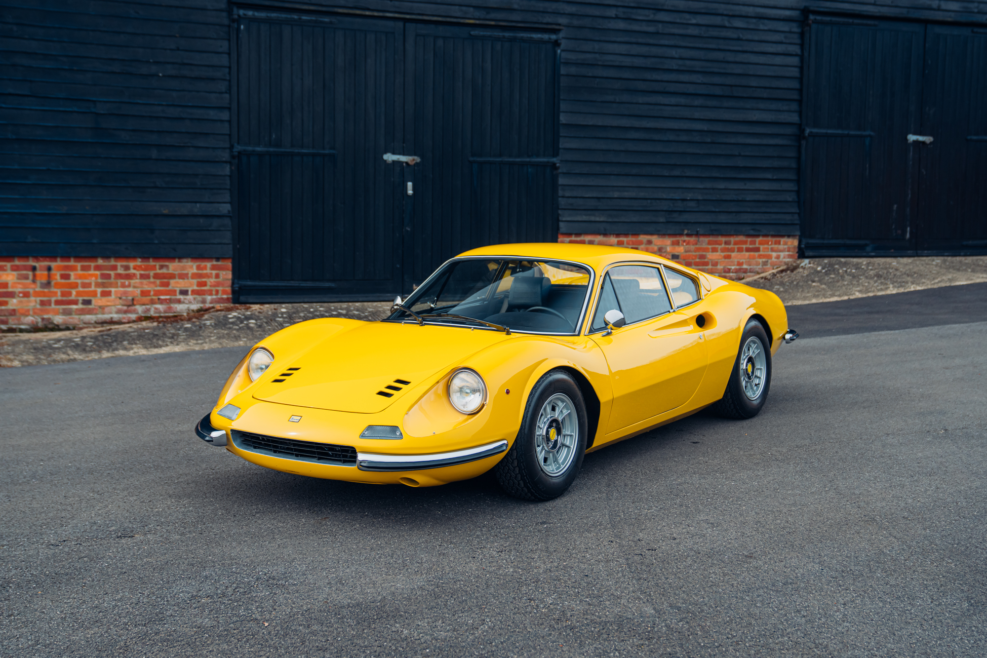 フェラーリFerrari 246GT Dino イエロー 1:27.52 Dino 206 GT and 246 GT - Wikipedia