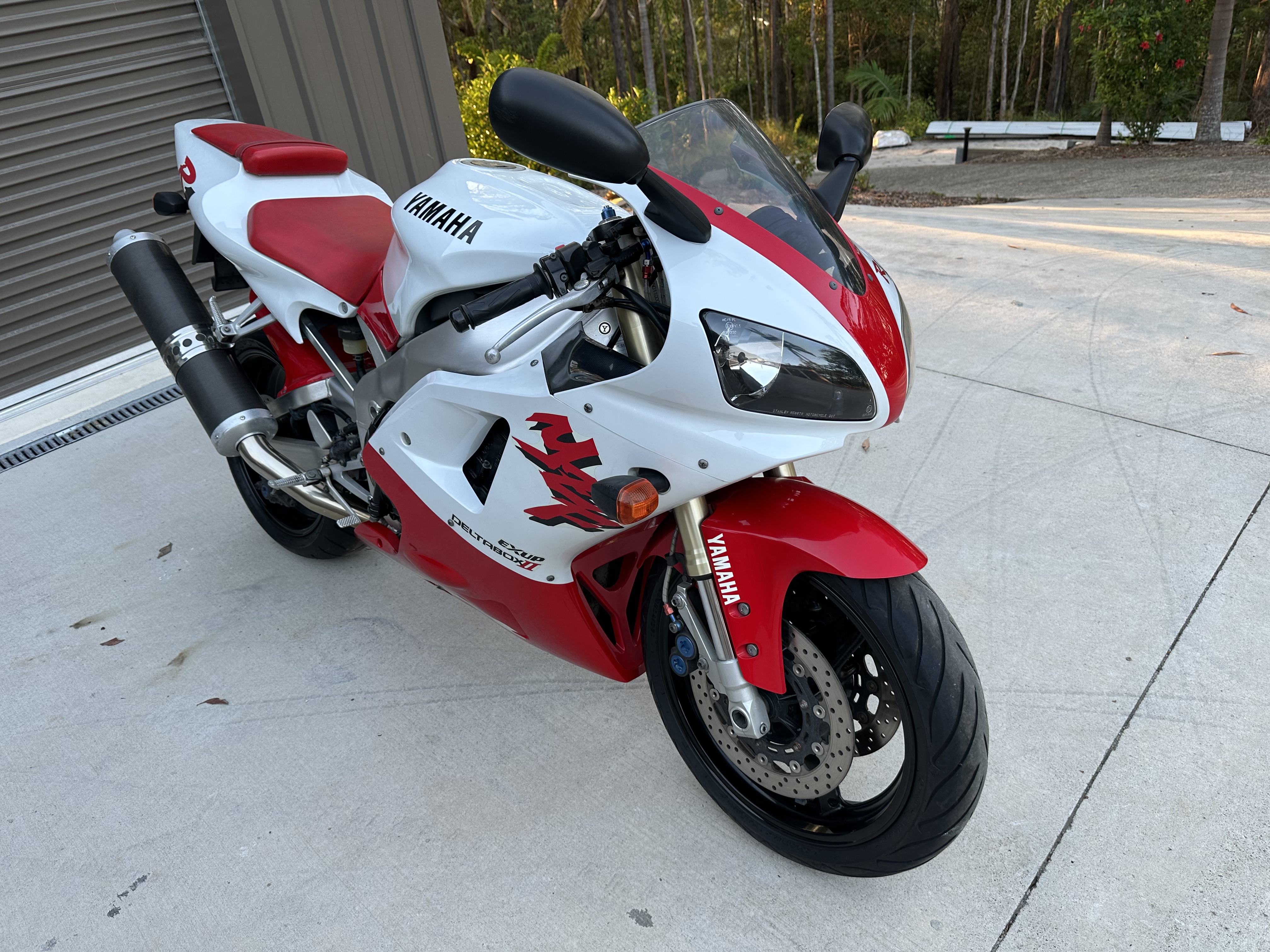 1998 YAMAHA YZF-R1 for sale by auction in Eumundi, QLD, Australia