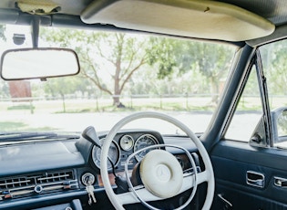 1974 MERCEDES-BENZ (W114) 250 C COUPE 