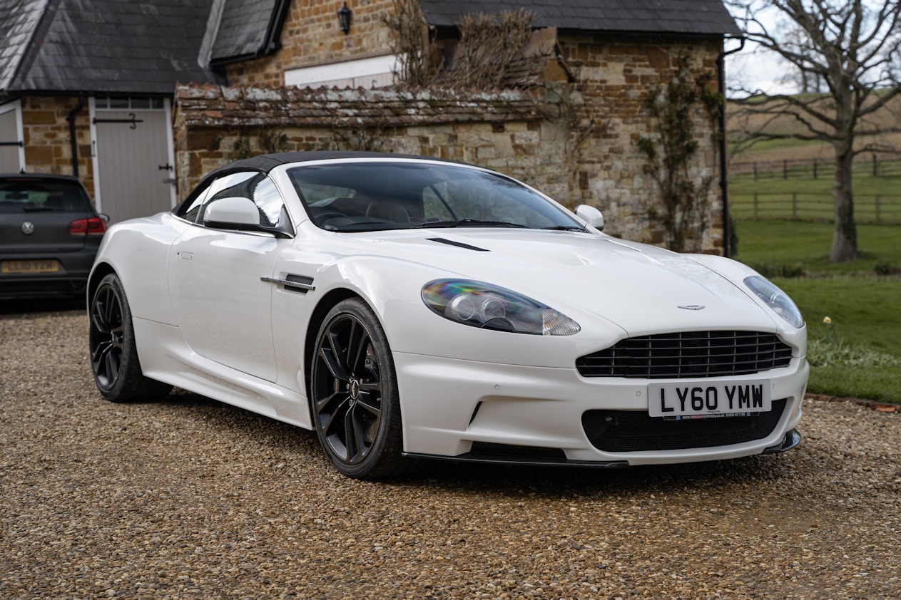 2010 ASTON MARTIN DBS VOLANTE